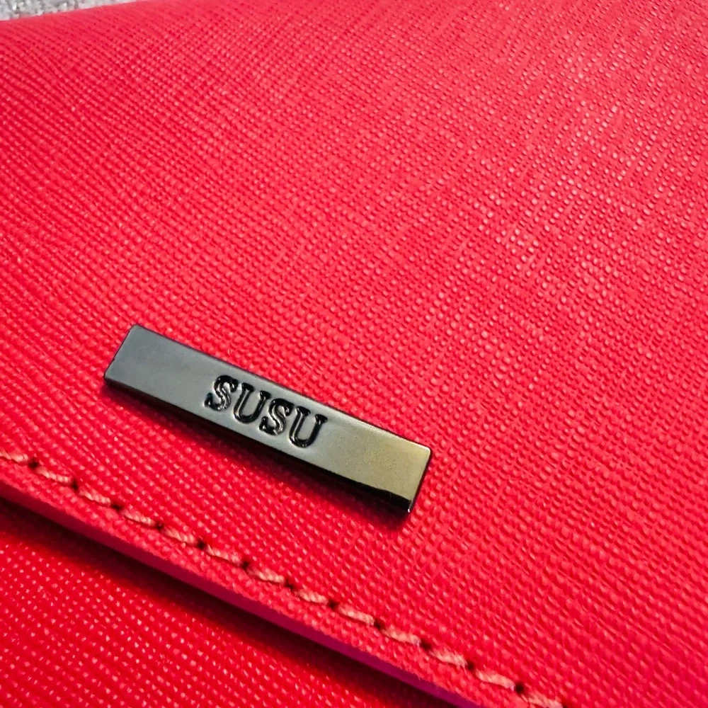 Red Envelope Crossbody Clutch Bag with Chain Strap - Picture 11 of 11
